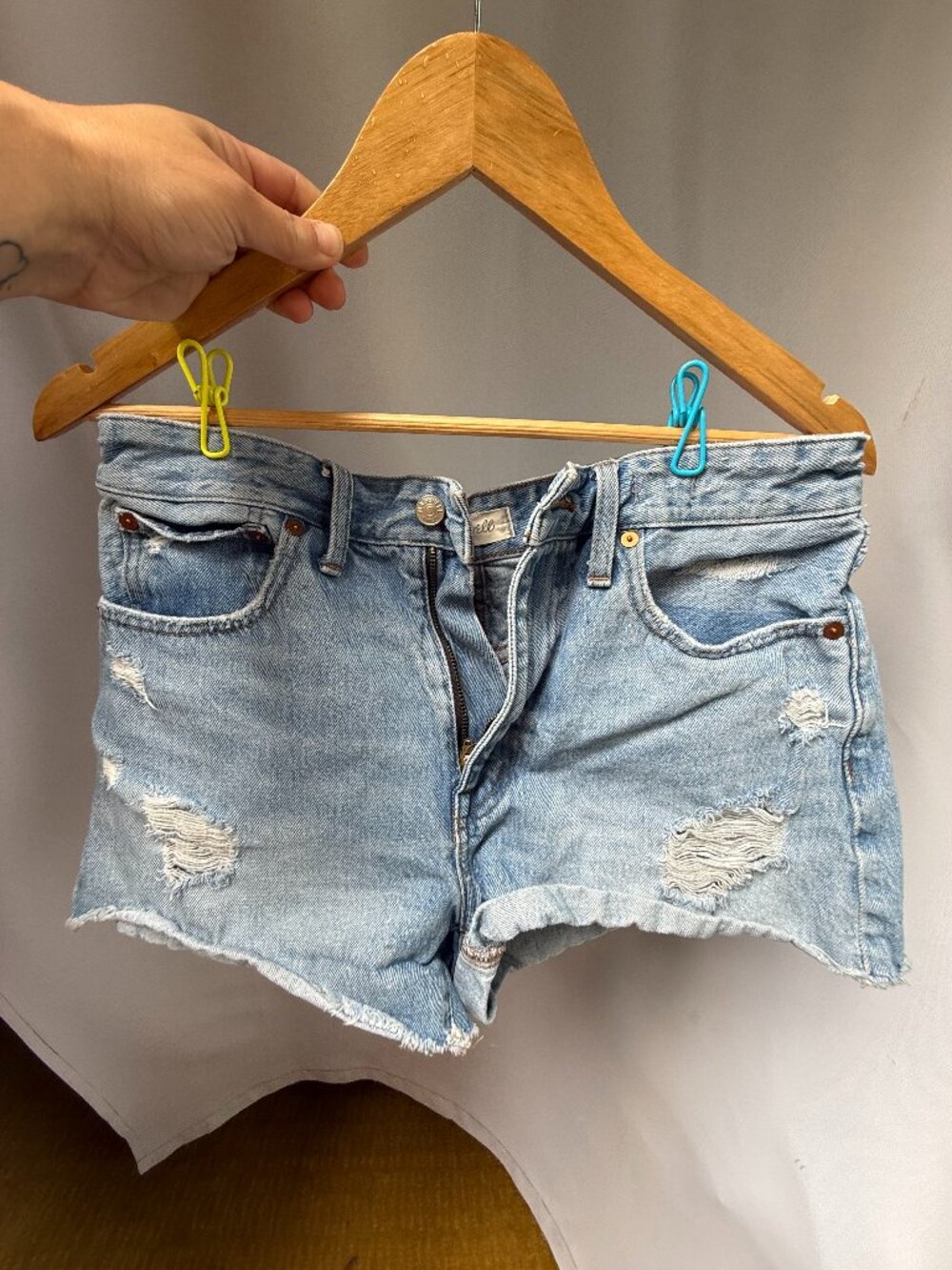 Madewell Relaxed Denim Shorts Size 27 Distressed Cutoff Light Wash